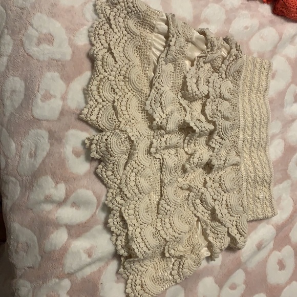 Xs frilly shorts - Picture 2 of 4